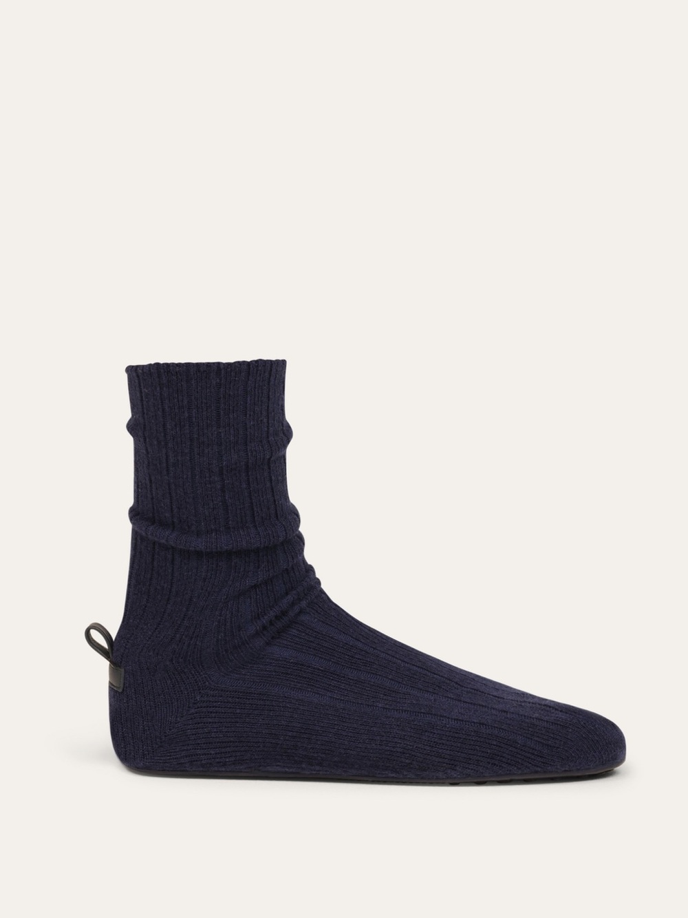 Bravepudding HAMPTON STROLLS
Womens Cashmere Shoe 8 NWT